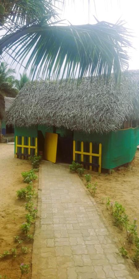 Chan Beach Resort Bahur Eksteriør bilde